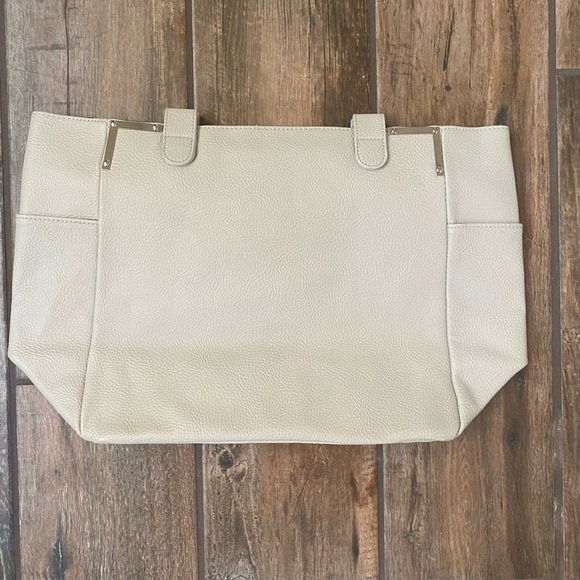 Miche Celine Shell. Quilt stitching. Dove grey color. Side pockets. - Picture 4 of 4